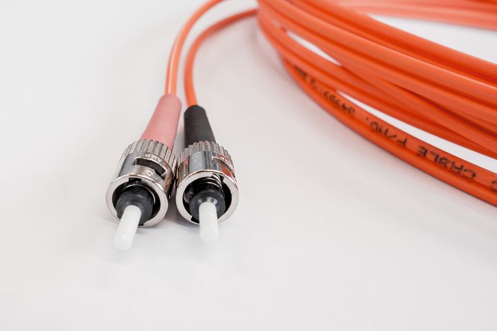 fiber optic cable 502894 480